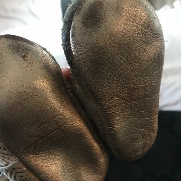 FRESHLY PICKED MOCCASINS GEO ART ROSE GOLD - Picture 5 of 5